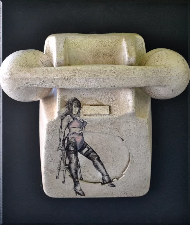 Pin-Up 2 Telephone